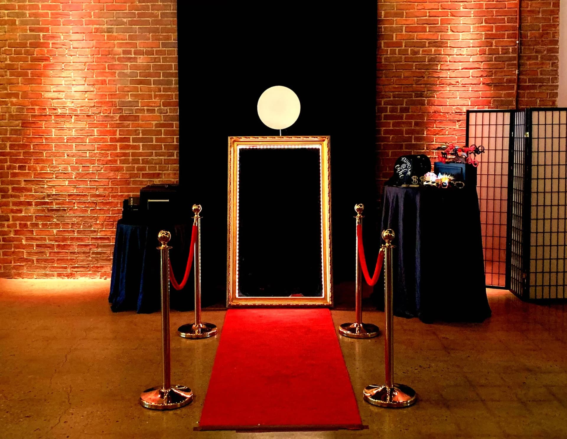 The Metropolitan Mirror